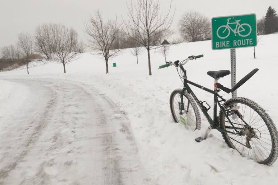 cycle in snow